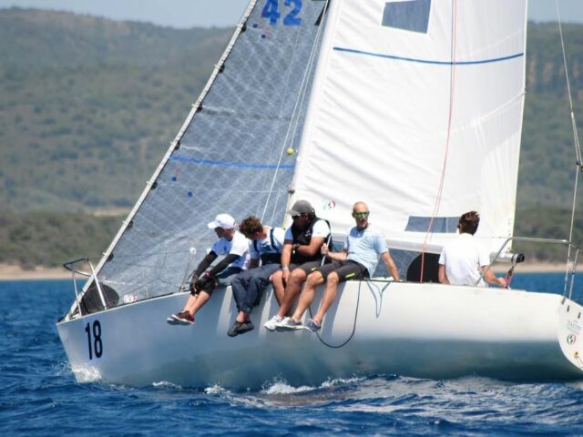 Lucente chiude all’11° posto al Campionato Italiano J24 di Porto Ercole