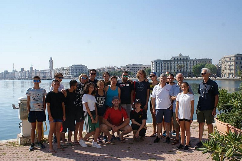 tnRoyal Nautique de Bruxelles al CC Barion - gruppo al circolo