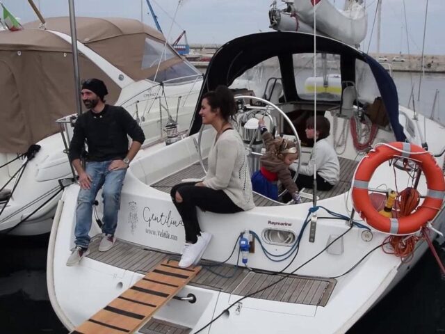 La famiglia Portesan approda al Barion: una vita in barca a vela