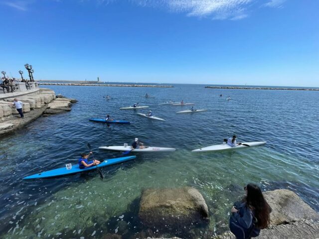 La canoa pugliese fa tappa a Bari: Barion protagonista con una pioggia di ori