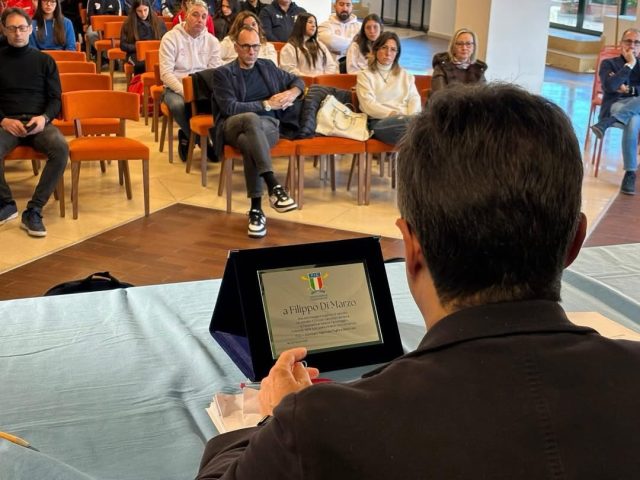 Al Circolo Barion la premiazione delle eccellenze sportive del canottaggio pugliese 2025